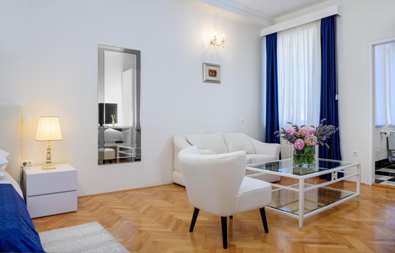Palace Schoen Milesi - Esense Of Prestige - Private Pool - Free Parking - Old Money Style Luxury Rooms - Walking Distance To The Old Town, The Beach And All Amenities - Buralux Properties Split Exterior foto