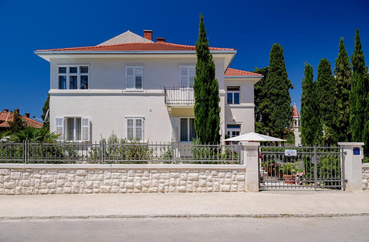 Palace Schoen Milesi - Esense Of Prestige - Private Pool - Free Parking - Old Money Style Luxury Rooms - Walking Distance To The Old Town, The Beach And All Amenities - Buralux Properties Split Exterior foto