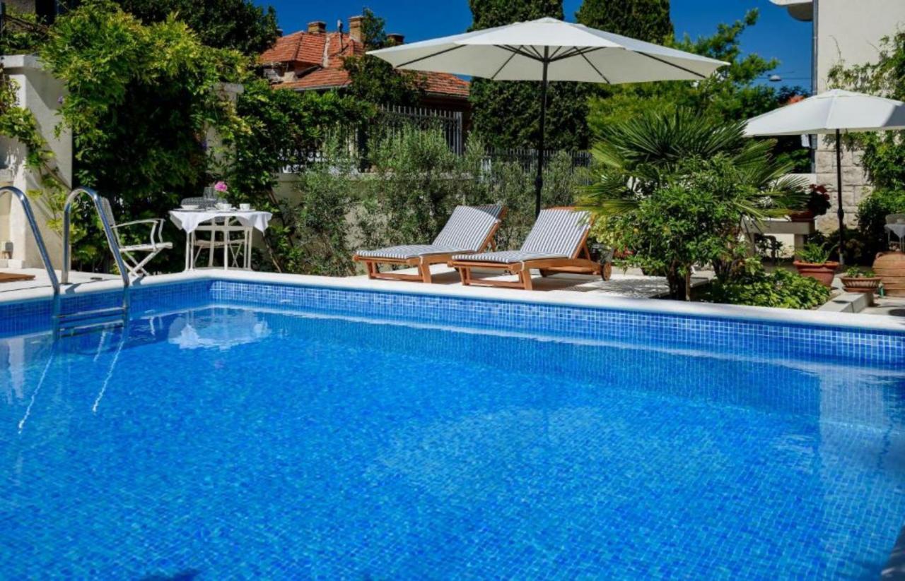 Palace Schoen Milesi - Esense Of Prestige - Private Pool - Free Parking - Old Money Style Luxury Rooms - Walking Distance To The Old Town, The Beach And All Amenities - Buralux Properties Split Exterior foto