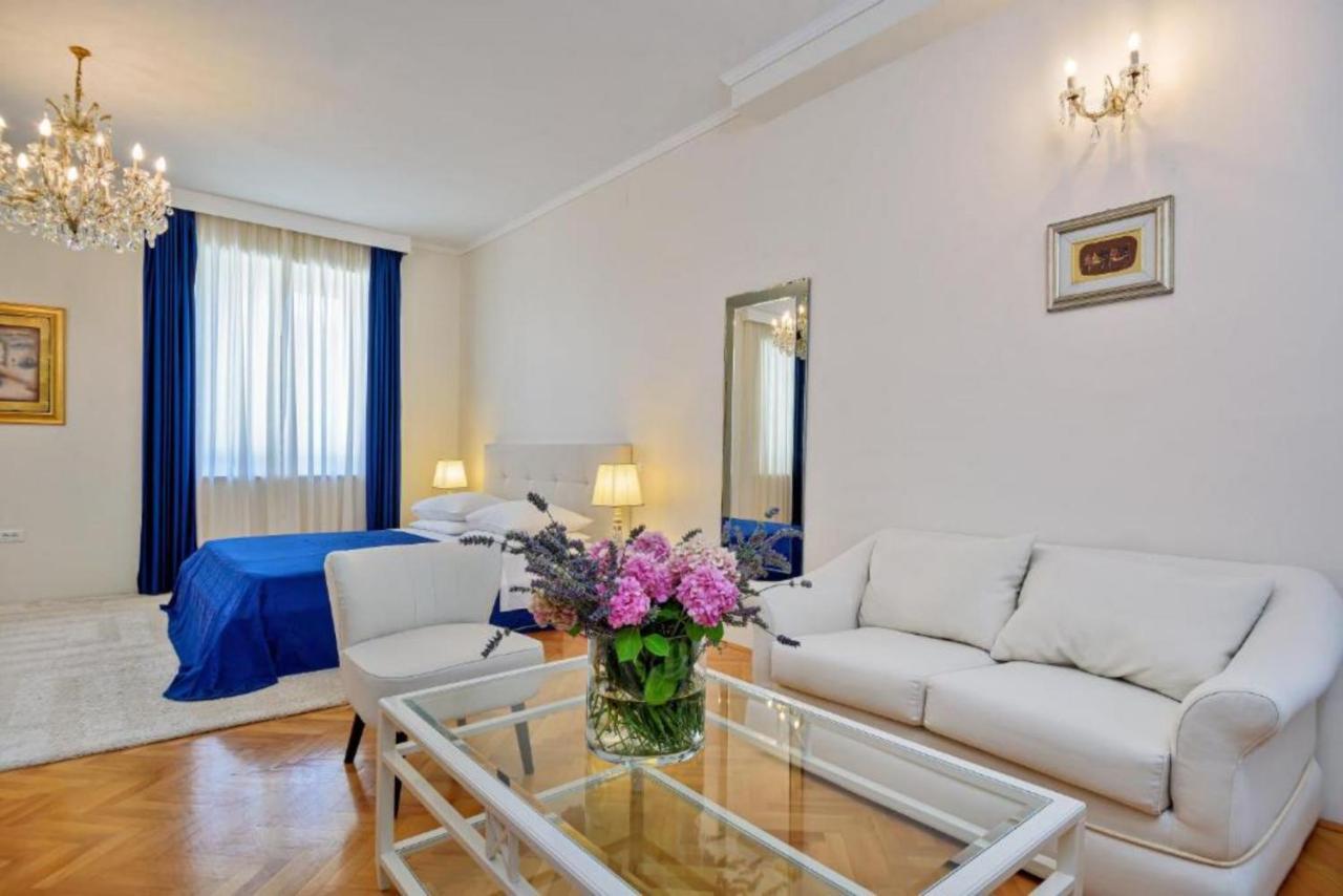 Palace Schoen Milesi - Esense Of Prestige - Private Pool - Free Parking - Old Money Style Luxury Rooms - Walking Distance To The Old Town, The Beach And All Amenities - Buralux Properties Split Exterior foto