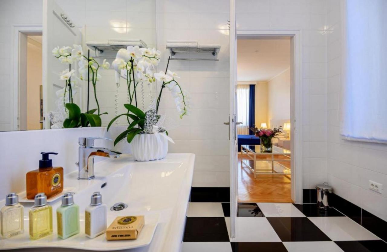 Palace Schoen Milesi - Esense Of Prestige - Private Pool - Free Parking - Old Money Style Luxury Rooms - Walking Distance To The Old Town, The Beach And All Amenities - Buralux Properties Split Exterior foto
