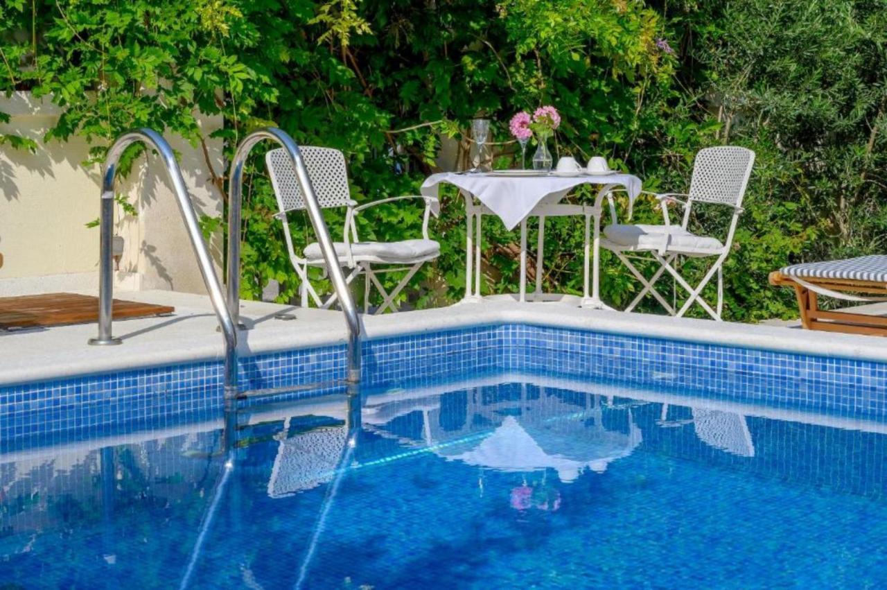 Palace Schoen Milesi - Esense Of Prestige - Private Pool - Free Parking - Old Money Style Luxury Rooms - Walking Distance To The Old Town, The Beach And All Amenities - Buralux Properties Split Exterior foto