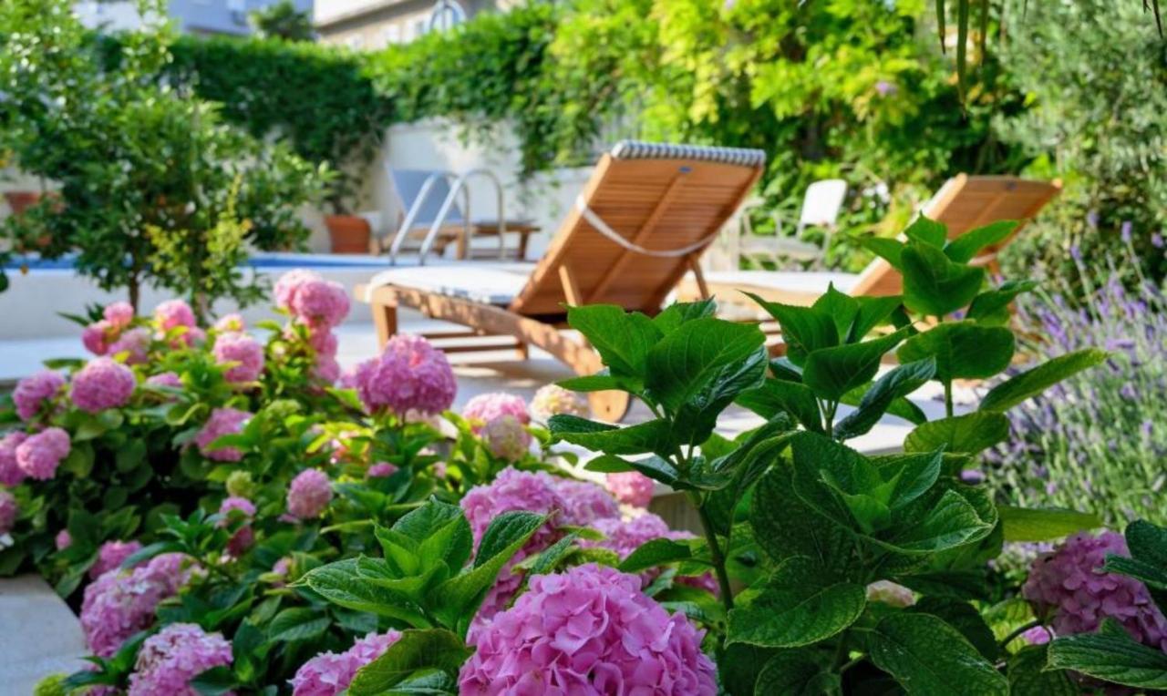 Palace Schoen Milesi - Esense Of Prestige - Private Pool - Free Parking - Old Money Style Luxury Rooms - Walking Distance To The Old Town, The Beach And All Amenities - Buralux Properties Split Exterior foto