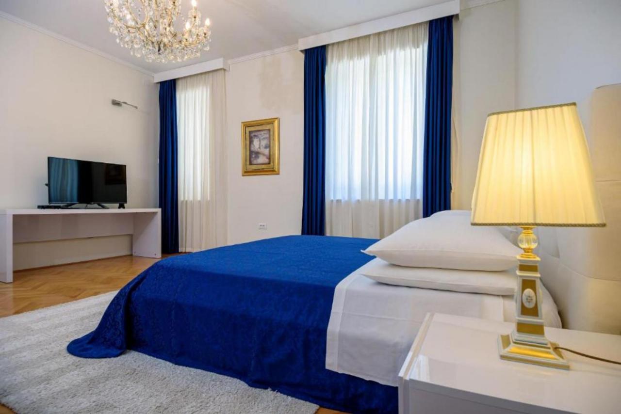 Palace Schoen Milesi - Esense Of Prestige - Private Pool - Free Parking - Old Money Style Luxury Rooms - Walking Distance To The Old Town, The Beach And All Amenities - Buralux Properties Split Exterior foto