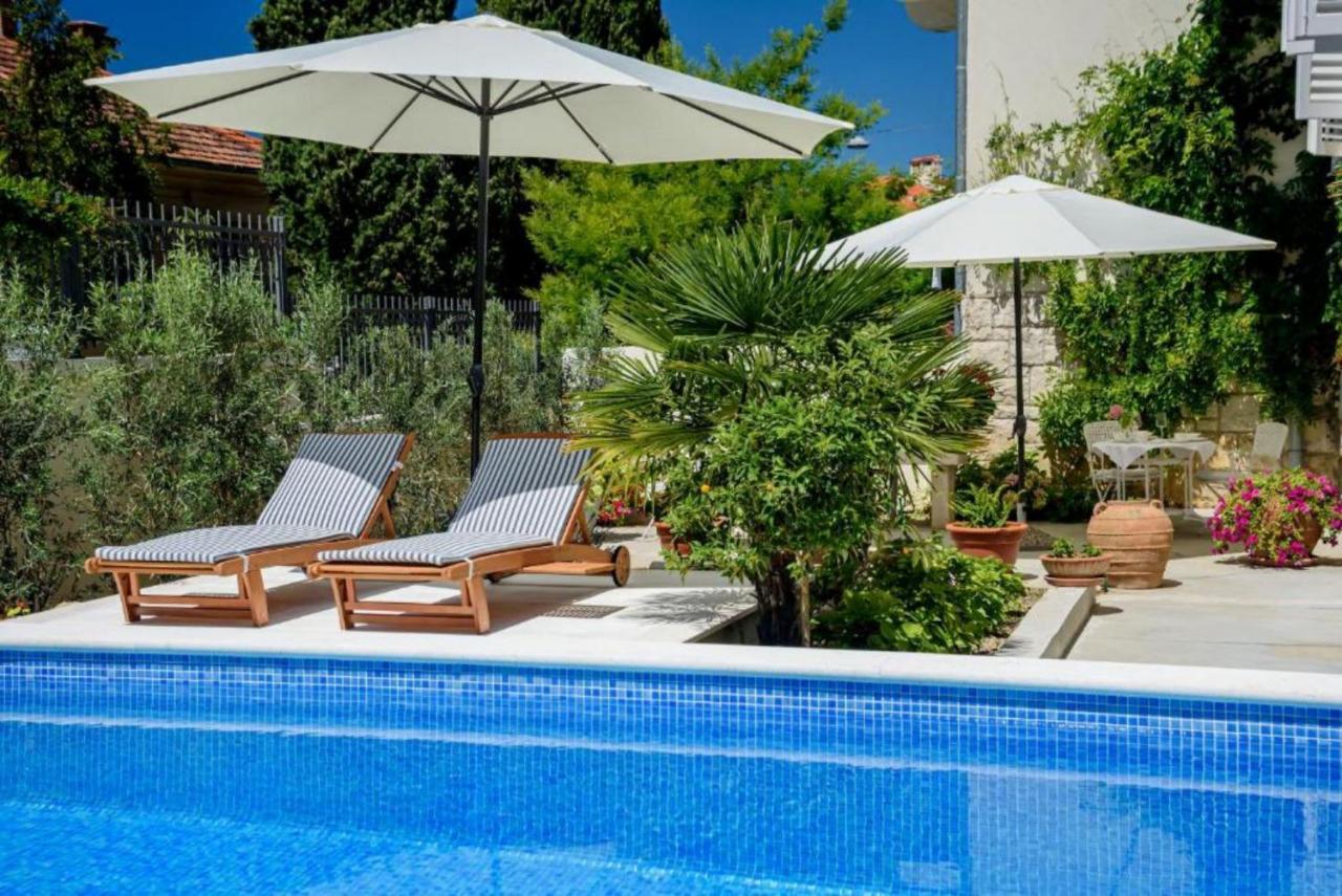 Palace Schoen Milesi - Esense Of Prestige - Private Pool - Free Parking - Old Money Style Luxury Rooms - Walking Distance To The Old Town, The Beach And All Amenities - Buralux Properties Split Exterior foto