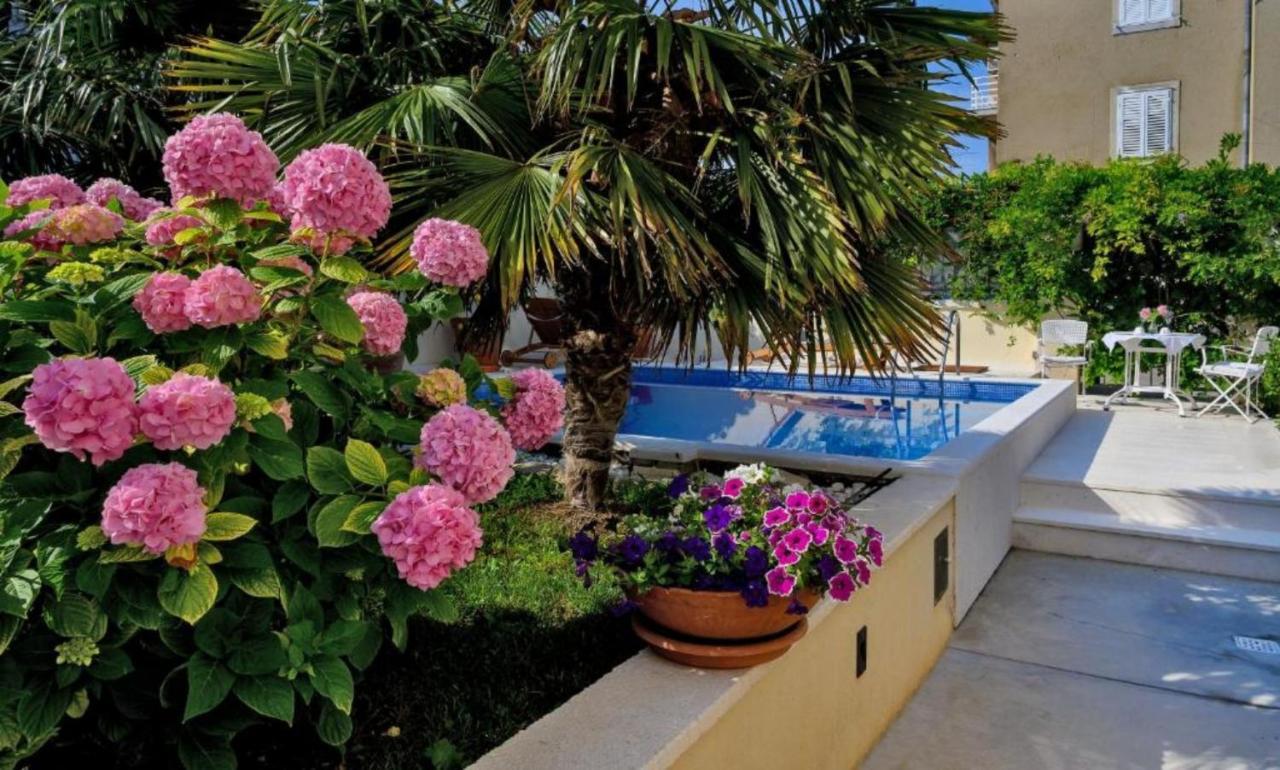Palace Schoen Milesi - Esense Of Prestige - Private Pool - Free Parking - Old Money Style Luxury Rooms - Walking Distance To The Old Town, The Beach And All Amenities - Buralux Properties Split Exterior foto